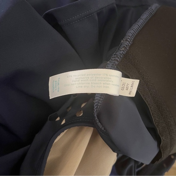 Lane Bryant Cacique Swim Top Women's Size 18 Navy Laser Cut Front Zip Sleeveless - Picture 5 of 7